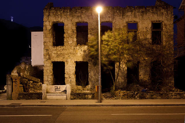 Mostar bulevar croix gammée