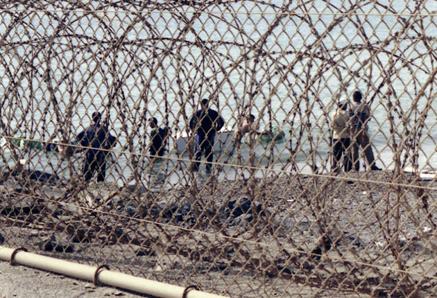 clef-migrants-europe-cadenassee-frontiere-asile-immigration-europe-frontex-c-Bruno-Arbesu-Picturetank